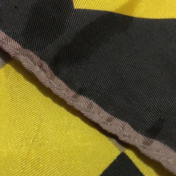 Vintage Vera Neumann Scarf-21x21-Black/Yellow/Mustard-EUC - Picture 9 of 10